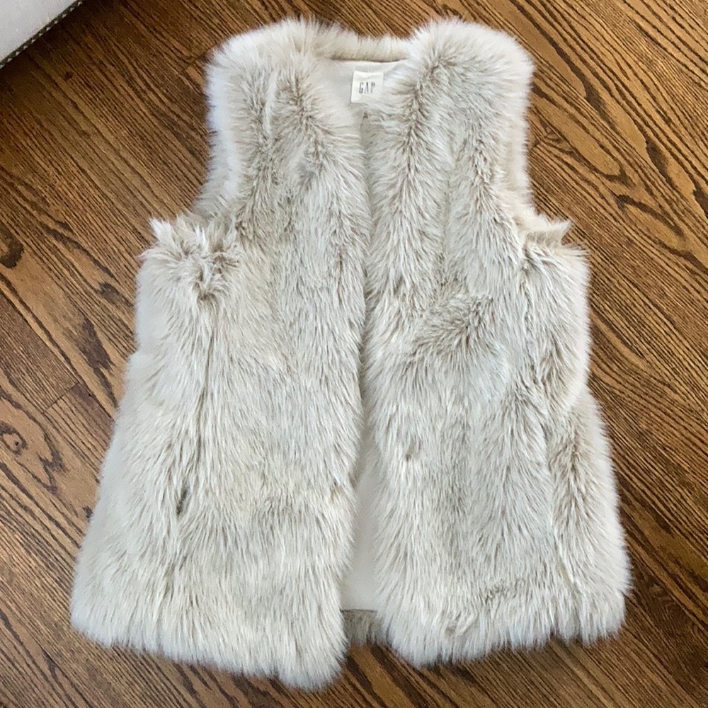 Faux Fur Vest!
